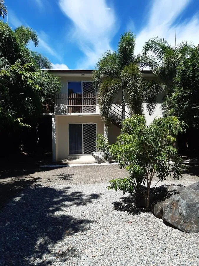 Paradise Holiday Apartments Cairns Australia